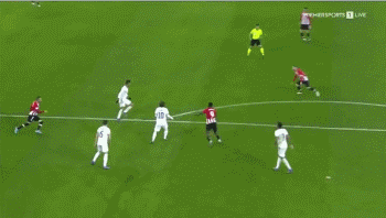 2025 赛季回顾：山本由伸在对阵洋基时投出 7 局 10 三振，成为其赛季代表作